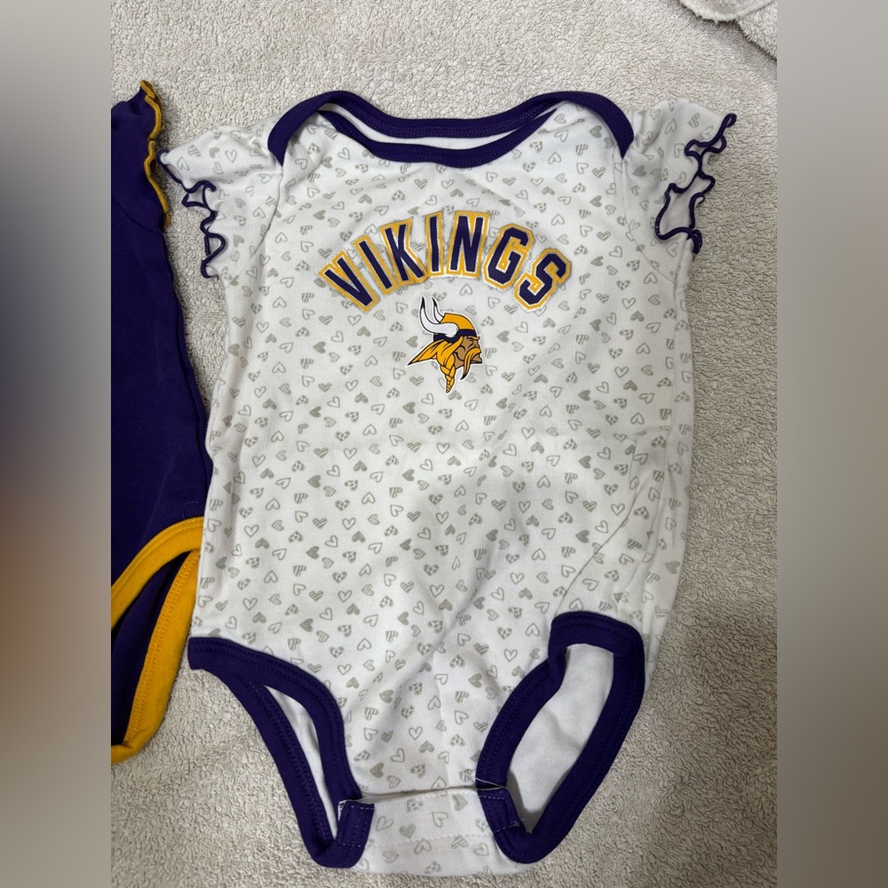 Set of 2 MN Vikings onesies, size 18 months - Picture 4 of 6